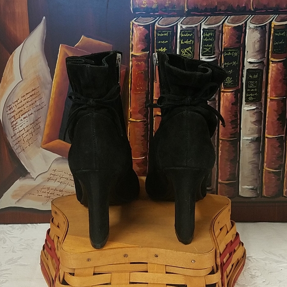 Enzo Angiolini Black Suede Ankle Boots Size 5 - Picture 4 of 7